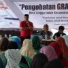 Cabup Acep saat pengobatan gratis di Lingga Indah 